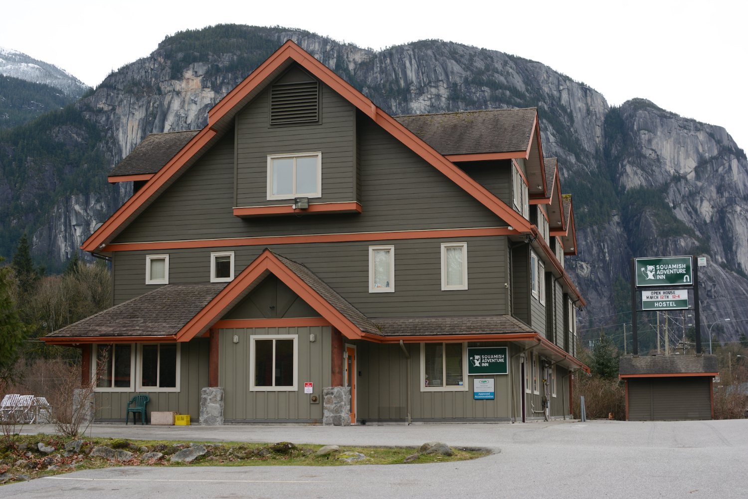 Squamish Inn On The Water Squamish Canada Squamish Adventure Inn | Tourism Squamish